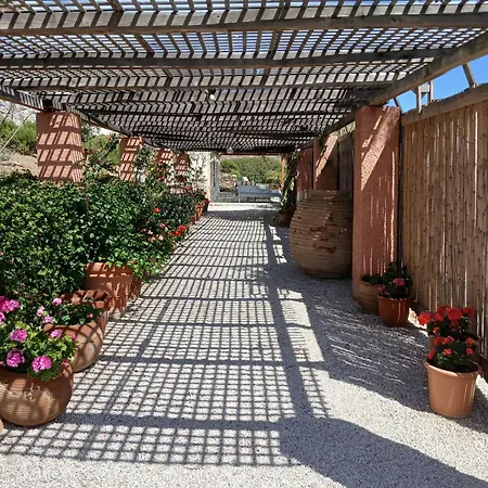 Fully Catered In Cycladic In Posidonia, Greece